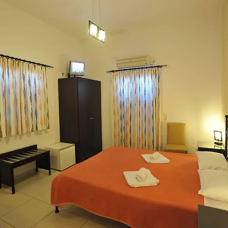 Stelios Place Aparthotel 3*