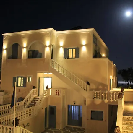 Stelios Place Aparthotel 3*